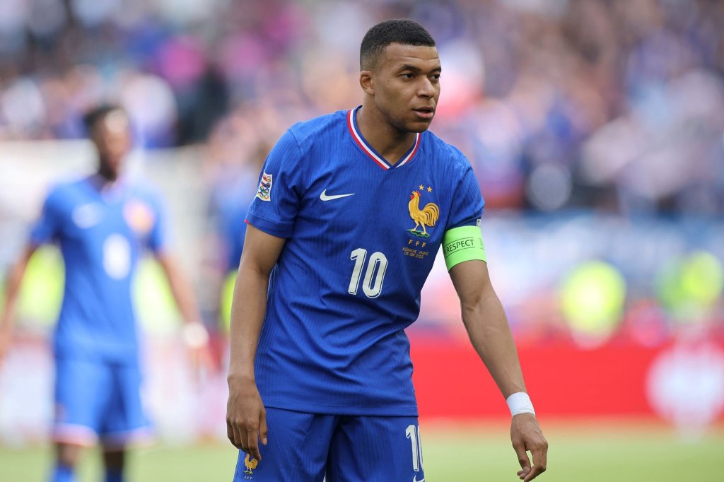 Mbappé nosí číslo „10“ aj vo Francúzskej reprezentácii. FOTO: x.com/@lnstantFoot